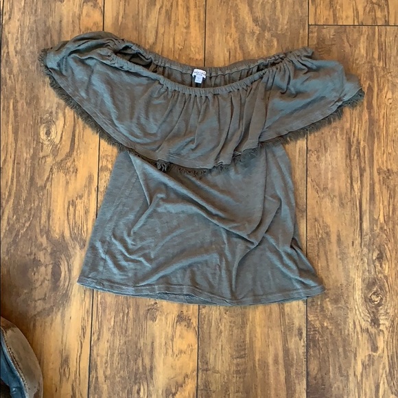 Splendid Off the Shoulder Top - Picture 2 of 3